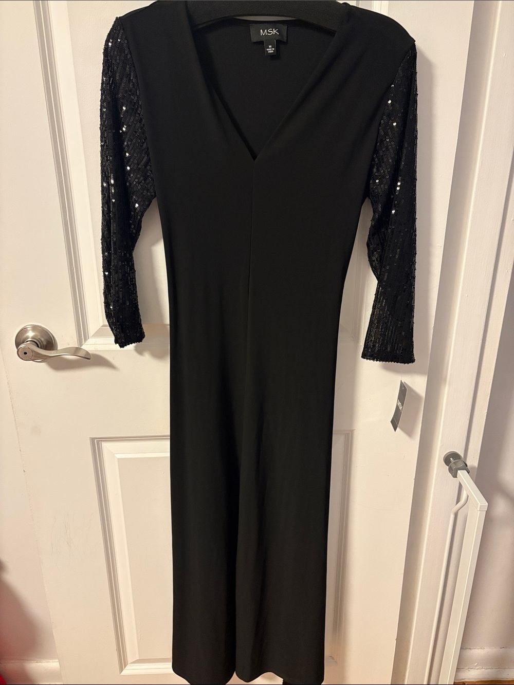 MSK Black V-Neck Long Sleeve Sequin Cocktail Dress